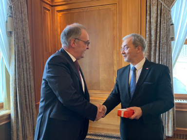 Le conseiller fédéral Guy Parmelin rencontre le ministre polonais de l’économie Jerzy Kwieciński
