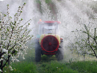 Le Conseil fédéral veut réduire encore plus les effets néfastes des produits phytosanitaires